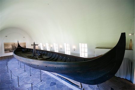 exhibición - Gokstad Viking ship excavated from Oslofjord, Vikingskipshuset (Viking Ship Museum), Oslo, Norway, Scandinavia, Europe Foto de stock - Con derechos protegidos, Código: 841-03673009