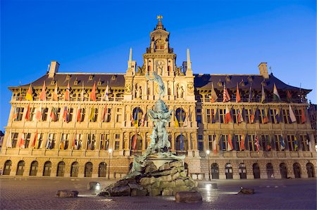 La fontaine Brabo baroque, construite en 1887, par Jef Lambeaux, Stadhuis (hôtel de ville) éclairée la nuit, Anvers, Flandre, Belgique, Europe Photographie de stock - Rights-Managed, Code: 841-03673045