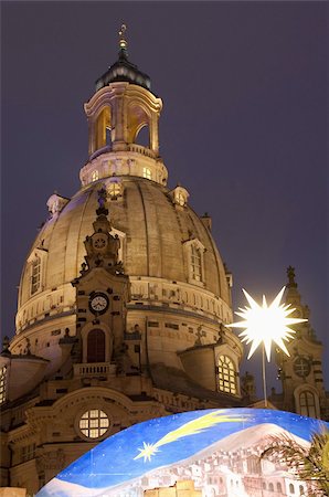 simsearch:841-03673112,k - Nativity Scene at Christmas Market in front of Frauen Church at twilight, Neumarkt, Innere Altstadt, Dresden, Saxony, Germany, Europe Foto de stock - Con derechos protegidos, Código: 841-03673108