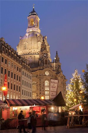 simsearch:700-03805451,k - Christmas Market stalls in front of Frauen Church and Christmas tree at twilight, Neumarkt, Innere Altstadt, Dresden, Saxony, Germany, Europe Stock Photo - Rights-Managed, Code: 841-03673109