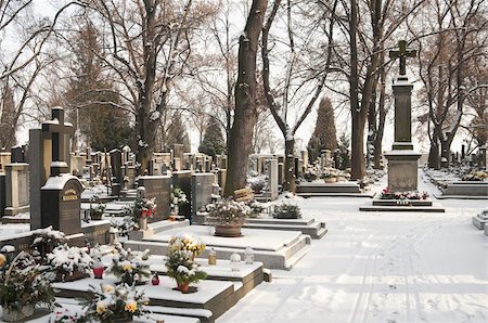 Snow-covered cemetery, village of Treboradice, Prague, Czech Republic, Europe Foto de stock - Con derechos protegidos, Código: 841-03673117