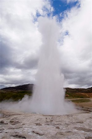 simsearch:841-03674751,k - Geyser de Strokkur, Geysir, Islande, les régions polaires de l'éruption Photographie de stock - Rights-Managed, Code: 841-03673698