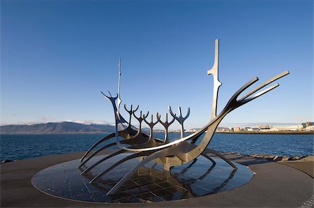 sculpted - Sculpture of a Viking ship by Jon Gunnar Arnason, Reykjavik, Iceland, Polar Regions Foto de stock - Con derechos protegidos, Código: 841-03673717