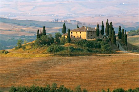 ferme (bâtiment) - Lever du soleil près de San Quirico d'Orcia, Val d'Orcia, province de Sienne, Toscane, Italie, Europe Photographie de stock - Rights-Managed, Code: 841-03673801