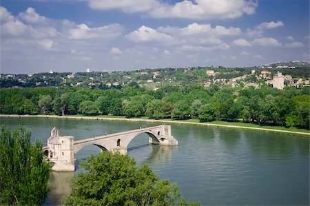 The Pont St. Benezet, UNESCO World Heritage Site, on the Rhone River in Avignon, Vaucluse, Provence, France, Europe Foto de stock - Direito Controlado, Número: 841-03867819