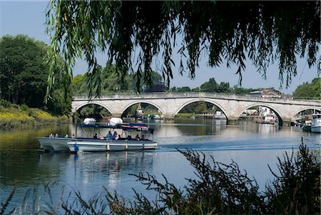richmond - The bridge over the Thames at Richmond, Surrey, England, United Kingdom, Europe Foto de stock - Direito Controlado, Número: 841-03868164
