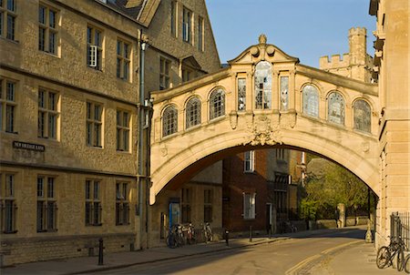 The Bridge of Sighs archway linking two buildings of Hertford College, New College Lane, Oxford, Oxfordshire, England, United Kingdom, Europe Stock Photo - Rights-Managed, Code: 841-03868199