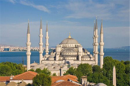 simsearch:841-03676628,k - La mosquée bleue (Sultan Ahmet Camii) avec dômes et six minarets, Sultanahmet, Istanbul, Turquie, l'Europe centrale Photographie de stock - Rights-Managed, Code: 841-03868236