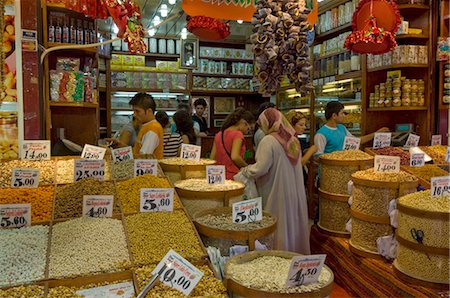 food stall - People buying pulses, nuts and spices at a stall in the Egyptian bazaar (Spice bazaar) (Misir Carsisi), Eminonu, Istanbul, Turkey, Europe Stock Photo - Rights-Managed, Code: 841-03868231