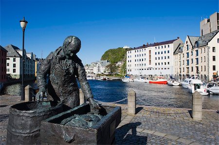 simsearch:841-03868590,k - Harbour statue, Alesund, Western Fjords, Norway, Scandinavia, Europe Stock Photo - Rights-Managed, Code: 841-03868311