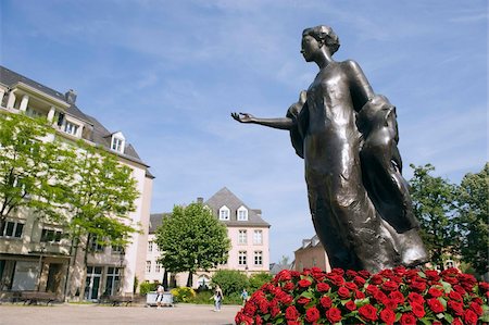 Statue of the Duchess of Luxembourg, Old Town, UNESCO World Heritage Site, Luxembourg City, Grand Duchy of Luxembourg, Europe Stock Photo - Rights-Managed, Code: 841-03868331