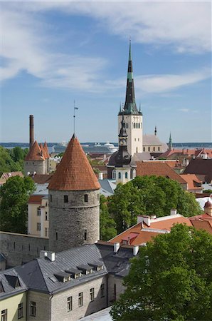 estonia - Rooftop view with Church of the Holy Ghost, Tallin, Estonia, Europe Foto de stock - Con derechos protegidos, Código: 841-03868809