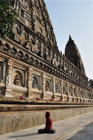 Pilgrim, Mahabodhi Temple, UNESCO World Heritage Site, Bodh Gaya (Bodhgaya), Gaya District, Bihar, India, Asia Stock Photo - Rights-Managed, Code: 841-03868912