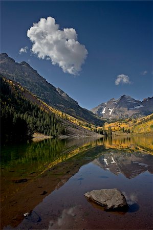 Maroon Bells reflected in Maroon Lake with fall color, White River National Forest, Colorado, United States of America, North America Stock Photo - Rights-Managed, Code: 841-03869081