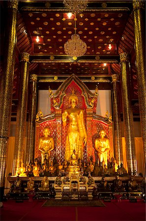 Wat Chedi Luang, Chiang Mai, Chiang Mai Province, Thailand, Southeast Asia, Asia Foto de stock - Con derechos protegidos, Código: 841-03869300