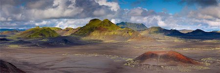 Small red volcano and volcanic hills in Domadalshraun just north of Landmannalaugar, Fjallabak region, Iceland, Polar Regions Foto de stock - Con derechos protegidos, Código: 841-03869344