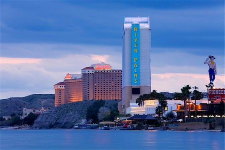 simsearch:841-03028278,k - River Palms and Harrah's Casinos on the Colorado River, Laughlin City, Nevada, United States of America, North America Stock Photo - Rights-Managed, Code: 841-03869557