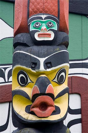 Totem pole and Long House, Totem Pole Park, Royal British Columbia Museum, Victoria, Vancouver Island, British Columbia, Canada, North America Stock Photo - Rights-Managed, Code: 841-03869596