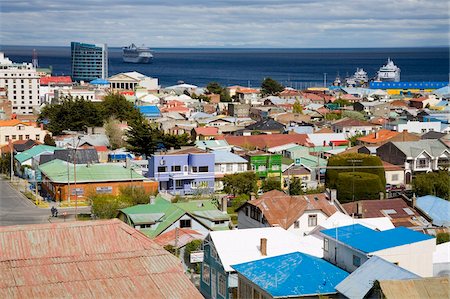 patagonie - View of Punta Arenas city from La Cruz Hill, Magallanes Province, Patagonia, Chile, South America Foto de stock - Con derechos protegidos, Código: 841-03869591