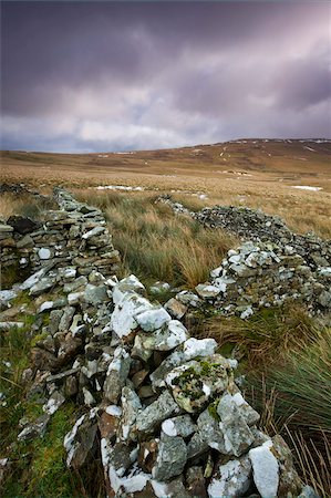 simsearch:841-03869928,k - Ruined dry stone walls on the moorland above the Tawe Valley in winter, Fforest Fawr, Brecon Beacons National Park, Powys, Wales, United Kingdom, Europe Stock Photo - Rights-Managed, Code: 841-03869960