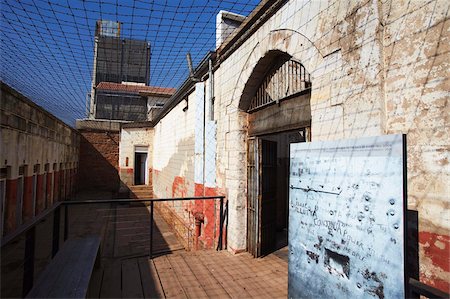 prison photograph - Interior of Constitution Hill, former Apartheid prison, Hillbrow, Johannesburg, Gauteng, South Africa, Africa Foto de stock - Con derechos protegidos, Código: 841-03870055