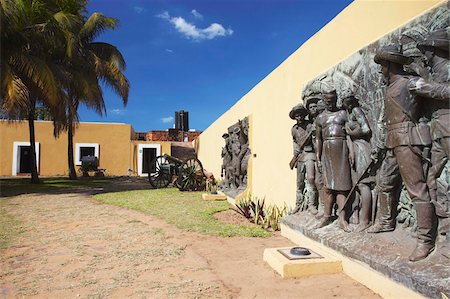 Sculpture in Maputo Fort, Maputo, Mozambique, Africa Foto de stock - Con derechos protegidos, Código: 841-03870112