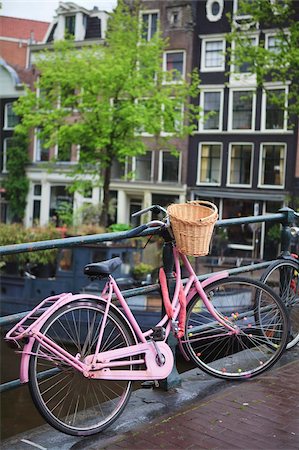 Rose de bicyclette, Brouwersgracht, Amsterdam, Pays-Bas, Europe Photographie de stock - Rights-Managed, Code: 841-03870467