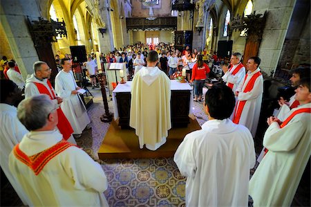 priester - Christi Himmelfahrt Masse an der Abtei von Mont Saint Michel, Normandie, Frankreich, Europa Stockbilder - Lizenzpflichtiges, Bildnummer: 841-03870627