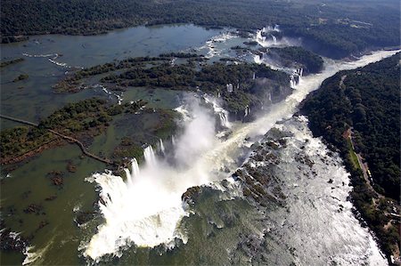 View of the Iguassu Falls from a helicopter, UNESCO World Heritage Site, Brazil, South America Foto de stock - Con derechos protegidos, Código: 841-03870797