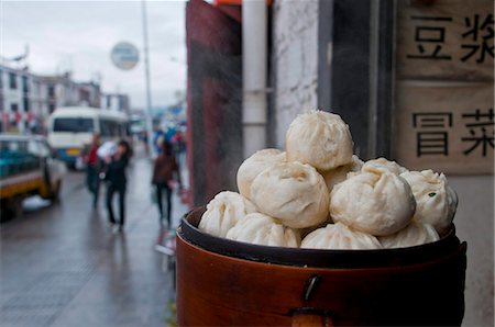 Dumplings for sale in a restaurant in Lhasa, Tibet, China, Asia Foto de stock - Con derechos protegidos, Código: 841-03870971