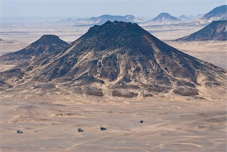 simsearch:841-03058572,k - Jeeps en passant de petite montagne dans le désert noir, occidental de l'Egypte, Egypte, Afrique du Nord, Afrique Photographie de stock - Rights-Managed, Code: 841-03871042