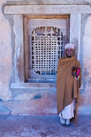 simsearch:841-06503334,k - Moine debout devant une église orthodoxe, lac Tana, en Éthiopie, Afrique Photographie de stock - Rights-Managed, Code: 841-03871071