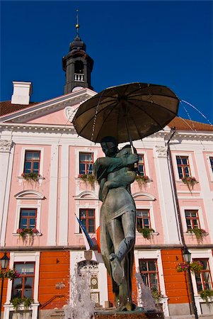 simsearch:841-03676158,k - Fountain in front of the town hall on the Market Square (Raekoja Plats) in Tartu, Estonia, Baltic States. Europe Fotografie stock - Rights-Managed, Codice: 841-03871244