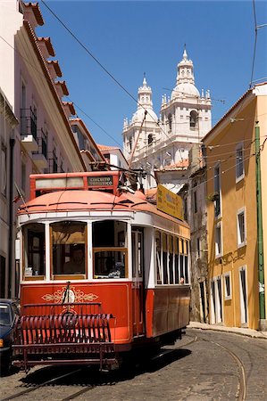 funiculares - A tram runs along the tourist friendly Number 28 route in Alfama, Lisbon, Portugal, Europe Foto de stock - Con derechos protegidos, Código: 841-03871397