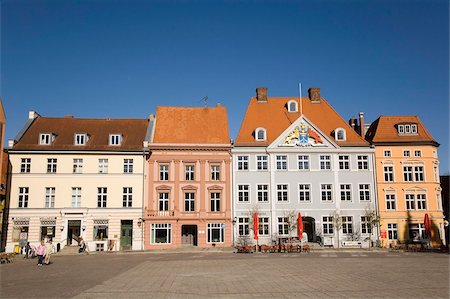 simsearch:841-03676158,k - Historic buildings on the Old Market Square (Alter Markt) in Stralsund, Mecklenburg-Vorpommern, Germany, Europe Fotografie stock - Rights-Managed, Codice: 841-03871416
