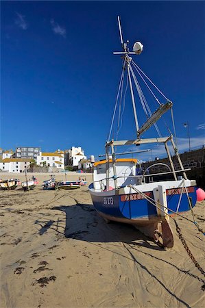 saint ives - Boats in old harbour in summer, St. Ives, Cornwall, England, United Kingdom, Europe Stock Photo - Rights-Managed, Code: 841-03871729