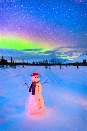 snow landscape nobody night - COMPOSITE, Snowman under a sky filled with stars and Northern Lights, Winter, Broad Pass, Parks Highway, Southcentral Alaska Stock Photo - Rights-Managed, Code: 854-05974303