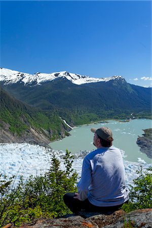 simsearch:854-05974174,k - Un randonneur regardant vers le bas sur le Glacier de Mendenhall et lac Mendenhall de West Glacier Trail, Juneau, Alaska du sud-est, l'été Photographie de stock - Rights-Managed, Code: 854-05974513