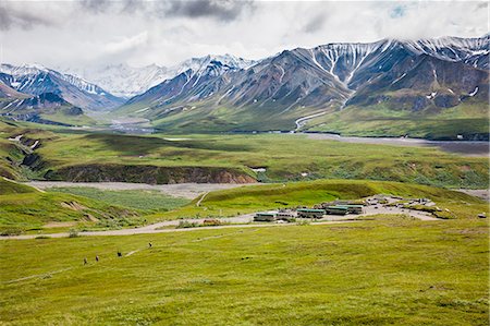 parc de stationnement - View Of Eielson Visitor's Center From A Vantage Point Above On Mount Eielson Denali National Park; Alaska United States Of America Photographie de stock - Rights-Managed, Code: 854-08028073