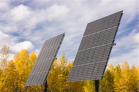 photovoltaique - Photovoltaic Solar Array, Us Army Corps Of Engineers Chena River Lakes Flood Control Project, Visitors Center, Fall, Fairbanks, Alaska, Usa Photographie de stock - Rights-Managed, Code: 854-08028213