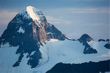 simsearch:6119-07781134,k - Clouds Over The Aleutian Mountains In Katmai National Park, Alaska Peninsula, Southwest Alaska. Foto de stock - Con derechos protegidos, Código: 854-08028246