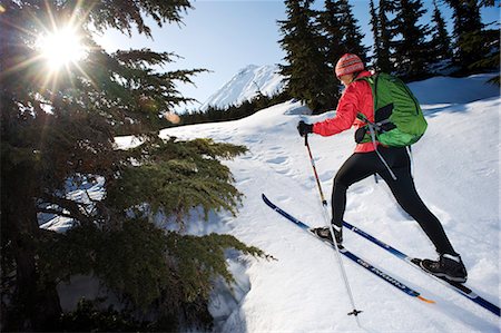 Female skier tours the Center Ridge area in Turnagain Pass of Chugach National Forest, Alaska Foto de stock - Con derechos protegidos, Código: 854-02954904