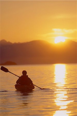 Sea Kayaking Lynn Canal Sunset Chilkat Mts SE AK/nInside Passage Foto de stock - Con derechos protegidos, Código: 854-02955146