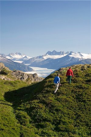Couple de randonnée près de Mendenhall Glacier Tongass National Forest de l'Alaska du sud-est Photographie de stock - Rights-Managed, Code: 854-02955238