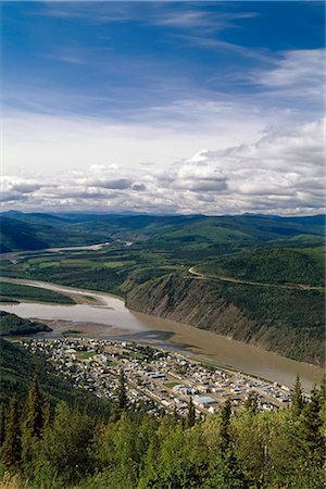 fiume yukon - Aerial View of Dawson @ Dusk Yukon Territory CA Fotografie stock - Rights-Managed, Codice: 854-02955569