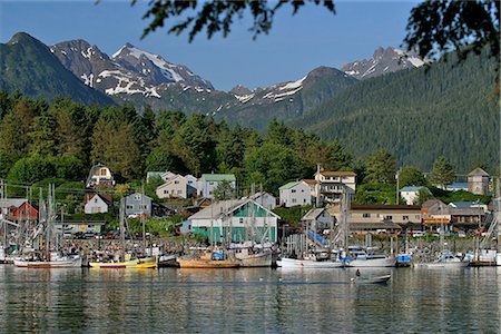 fishermans wharf - Sitka's small boat harbor as viewed from Japonski Island in southeast, Alaska Foto de stock - Con derechos protegidos, Código: 854-02955604