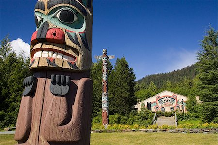 Mâts totémiques @ Saxman village près de Ketchikan en Alaska du sud-est été Tongass National Forest Photographie de stock - Rights-Managed, Code: 854-02955609