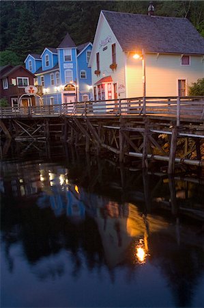 Creek Street & Dolly's House along boardwalk & waterway @ dusk Ketchikan Alaska Southeast Summer Foto de stock - Con derechos protegidos, Código: 854-02955601