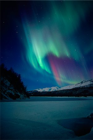 Northern Lights Over Matanuska River SC Alaska Foto de stock - Con derechos protegidos, Código: 854-02956109