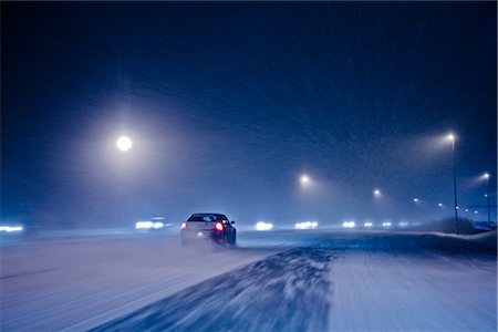 snow blizzards highway - Rush hour commmuter traffic on the Glen highway during a snow storm in Anchorage, Alaska Stock Photo - Rights-Managed, Code: 854-02956141